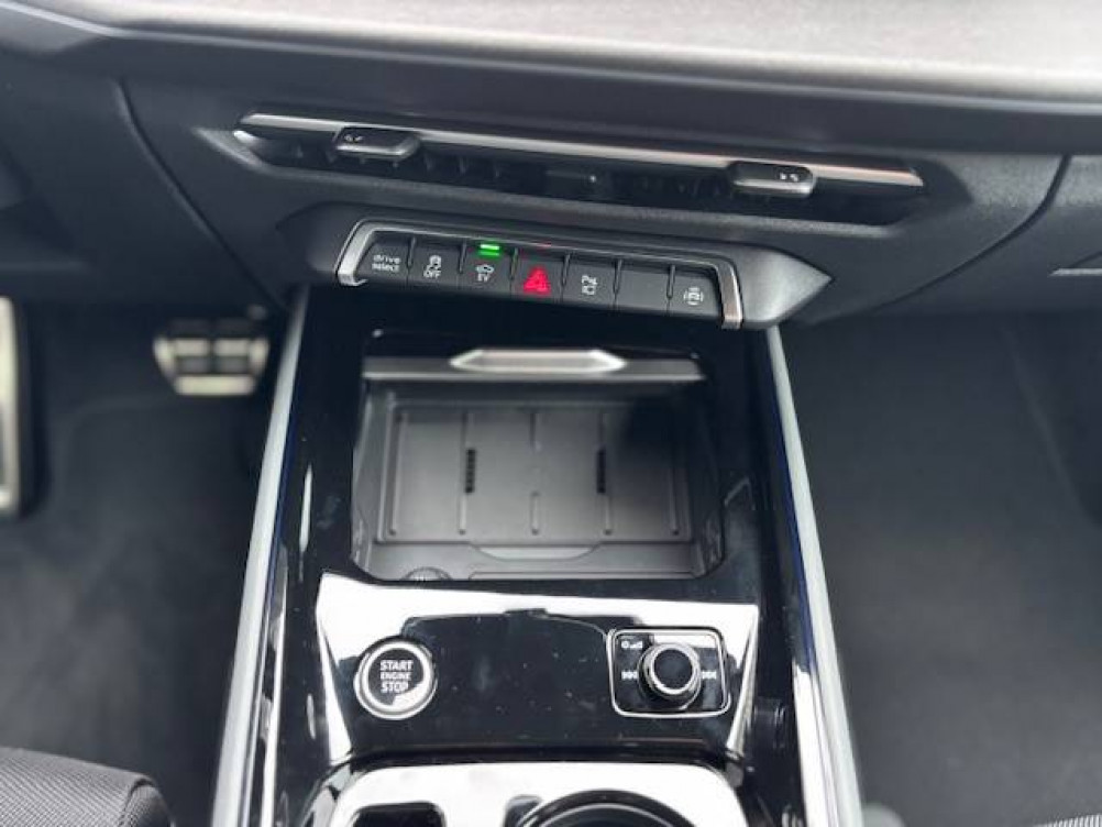Acheter Audi Q3 Q3 e-hybrid 272 ch S tronic 6 S line 5p neuf dans les concessions du Groupe Faurie