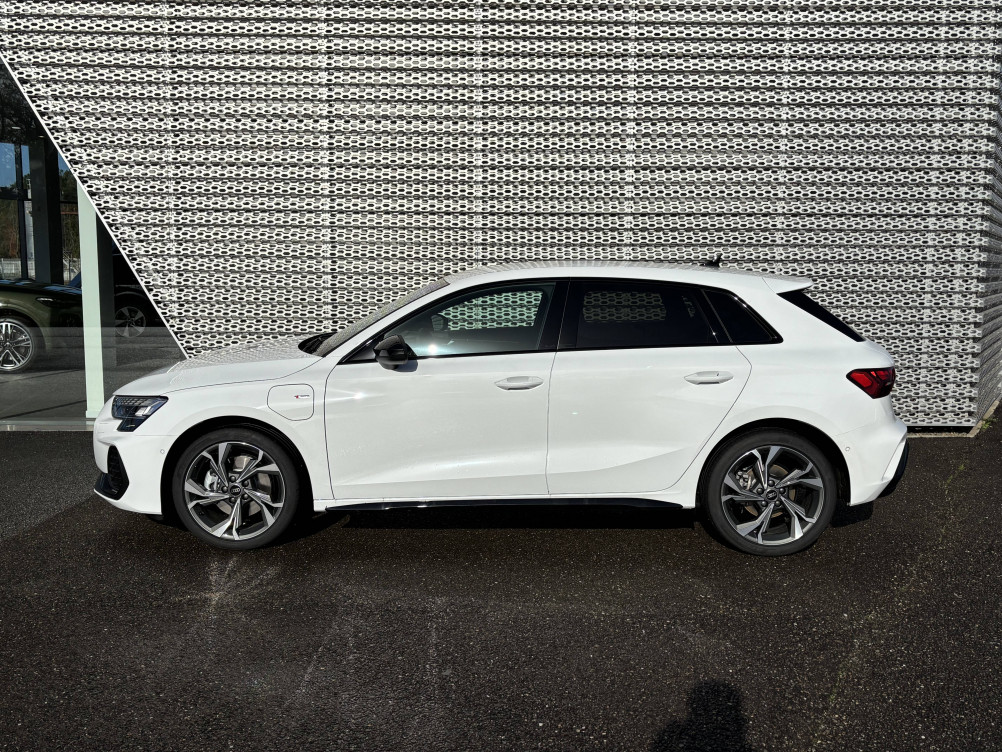 Acheter Audi A3 A3 Sportback TFSI e Hybride rechargeable 204 S tronic 6 S line 5p neuf dans les concessions du Groupe Faurie