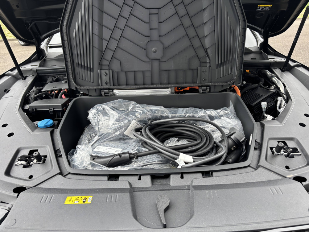 Acheter Audi Q8 e-tron Q8 e-tron Sportback 55 408 ch 114 kWh Quattro S line 5p neuf dans les concessions du Groupe Faurie