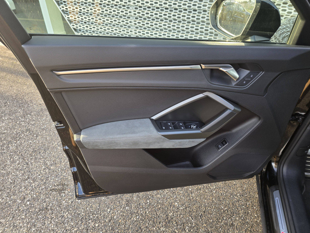 Acheter Audi Q3 Q3 Sportback 35 TDI 150 ch S tronic 7 S Edition 5p occasion dans les concessions du Groupe Faurie