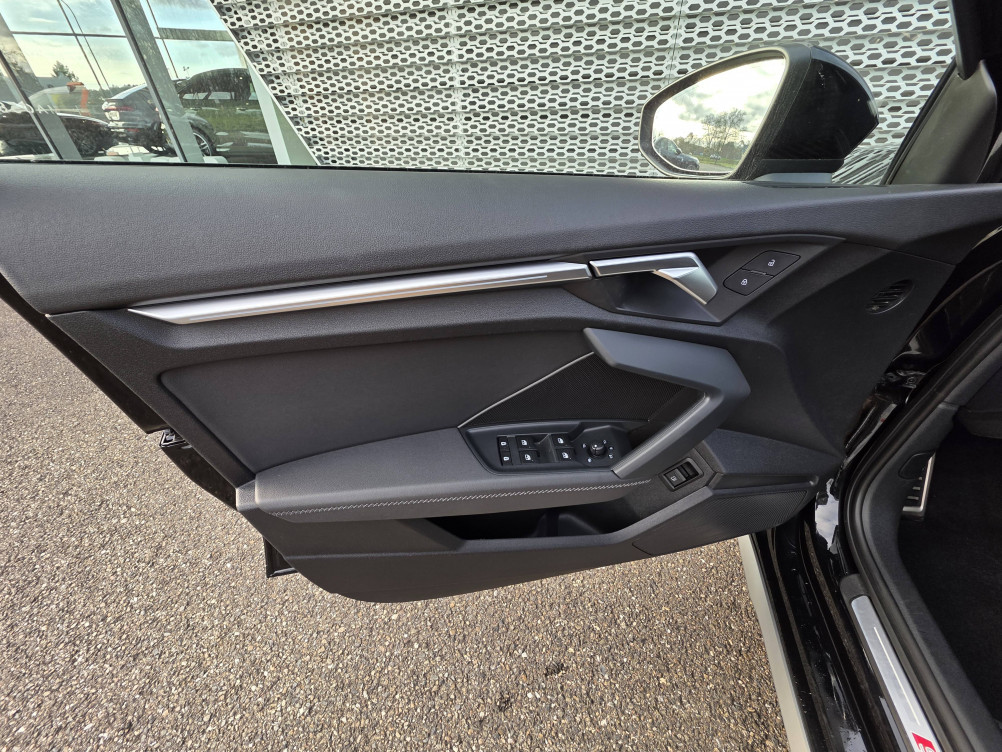 Acheter Audi A3 A3 Sportback 40 TFSIe 204 S tronic 6 S Line 5p occasion dans les concessions du Groupe Faurie