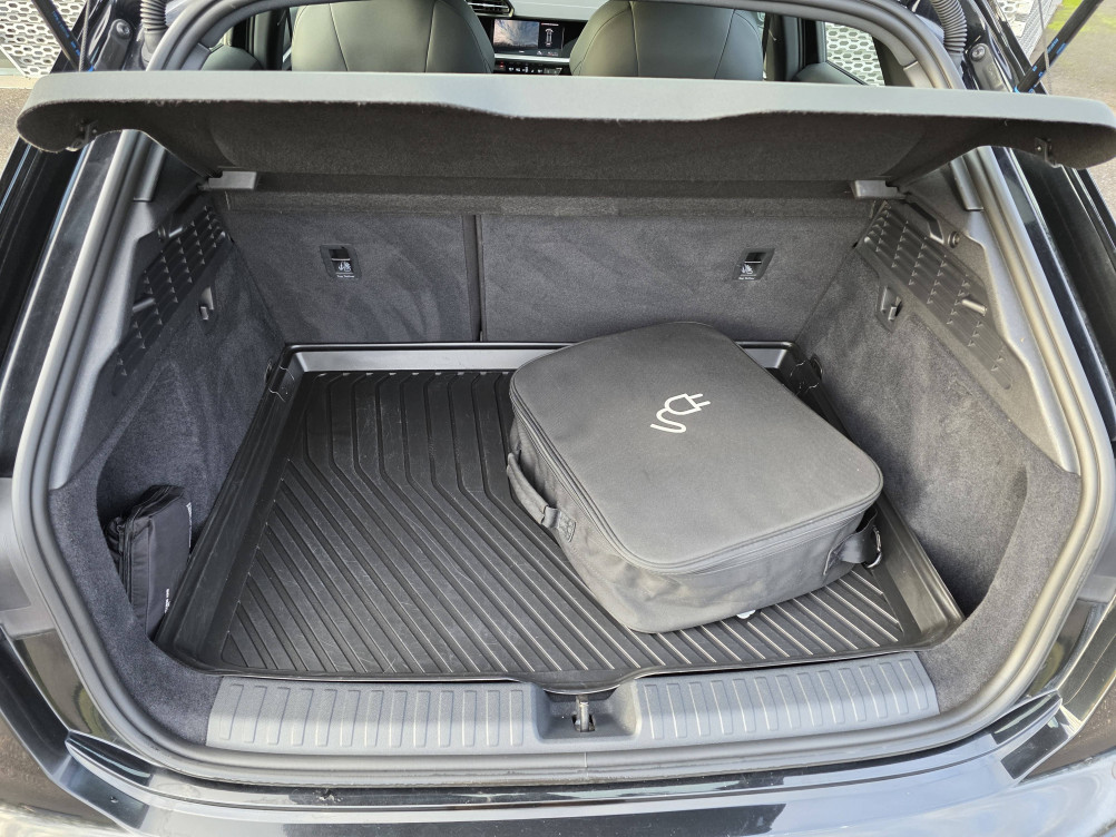 Acheter Audi A3 A3 Sportback 40 TFSIe 204 S tronic 6 S Line 5p occasion dans les concessions du Groupe Faurie