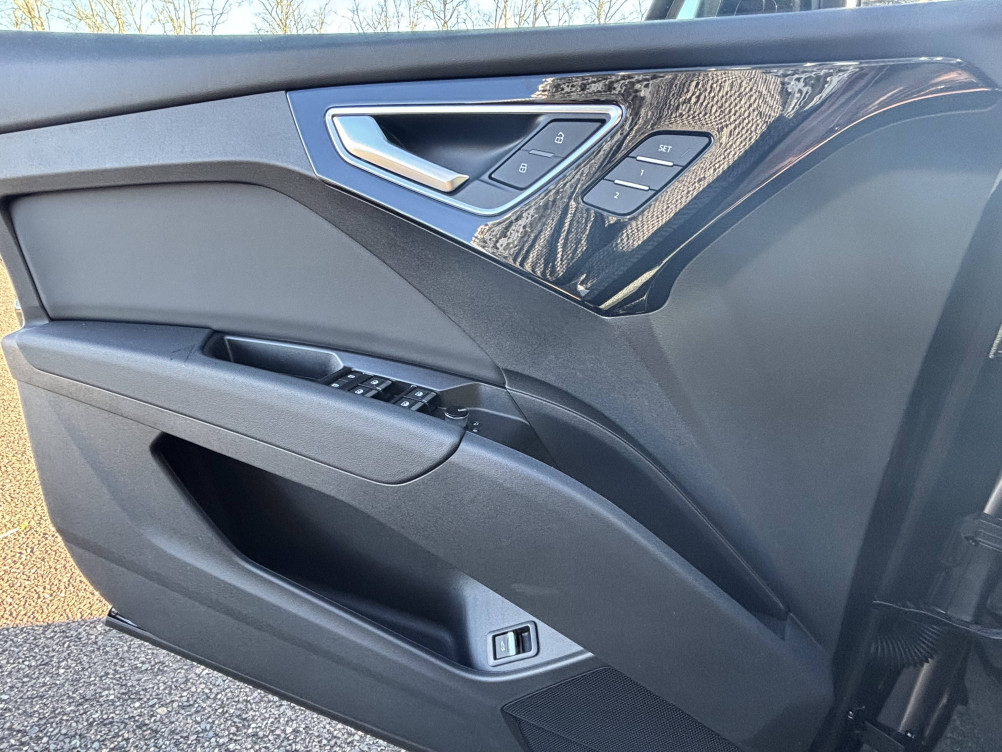 Acheter Audi Q4 Q4 e-tron 45 285 ch 82 kWh S LINE 5p neuf dans les concessions du Groupe Faurie