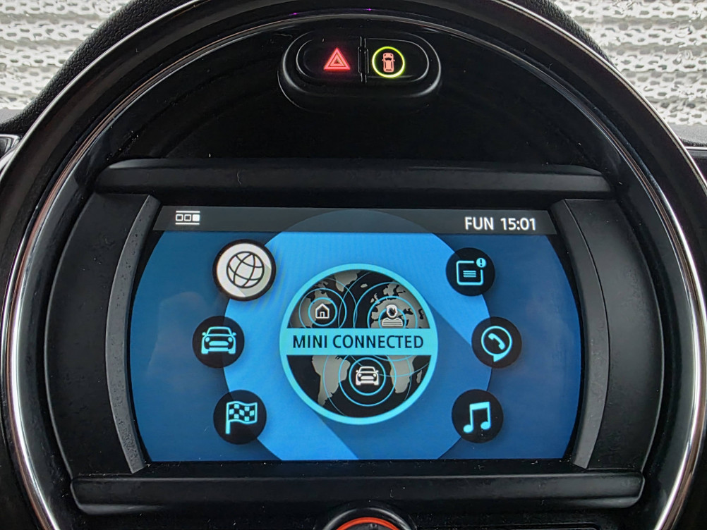 Acheter Mini Mini Clubman F54 Clubman Cooper D 150 ch BVA8 Finition Business Design 6p occasion dans les concessions du Groupe Faurie