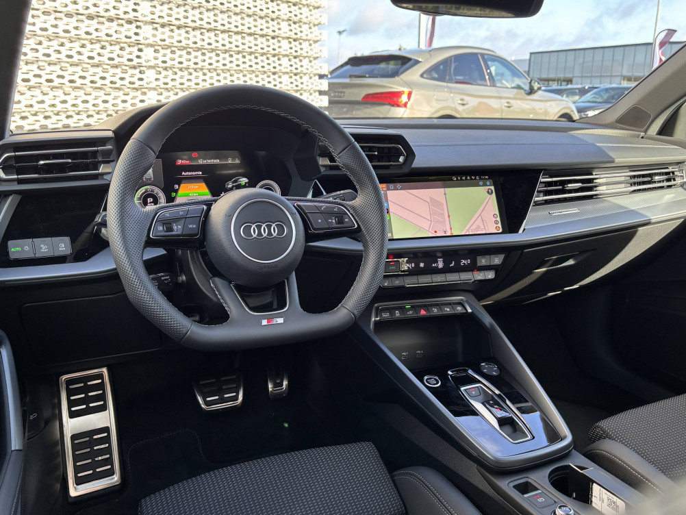 Acheter Audi A3 Sportback A3 Sportback TFSI e Hybride rechargeable 204 S tronic 6 S line 5p neuf dans les concessions du Groupe Faurie