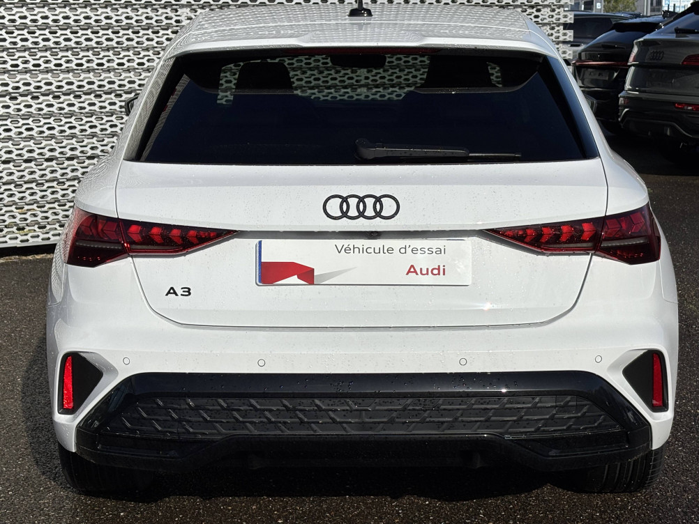 Acheter Audi A3 Sportback A3 Sportback TFSI e Hybride rechargeable 204 S tronic 6 S line 5p neuf dans les concessions du Groupe Faurie