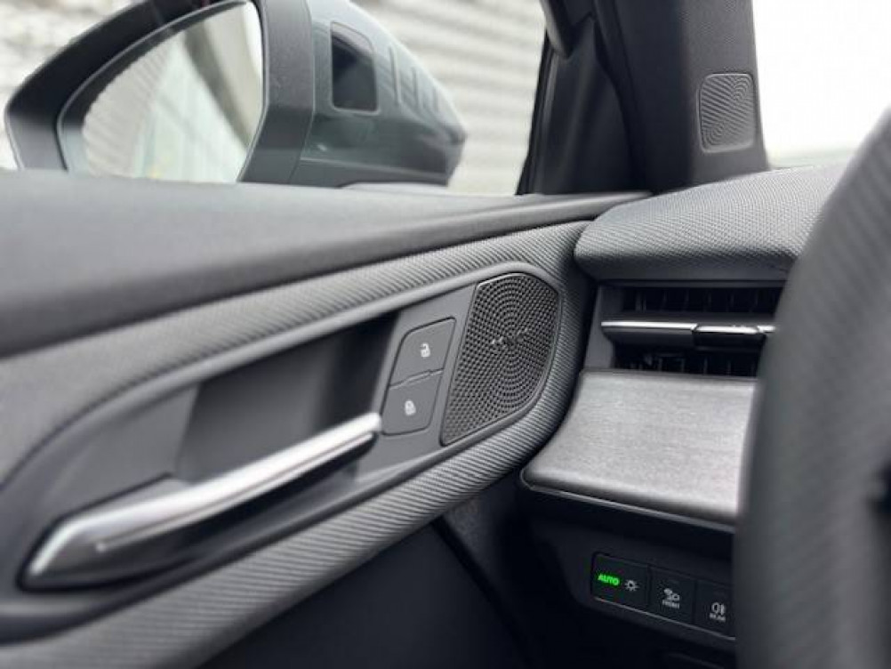 Acheter Audi Q3 Q3 e-hybrid 272 ch S tronic 6 S line 5p neuf dans les concessions du Groupe Faurie