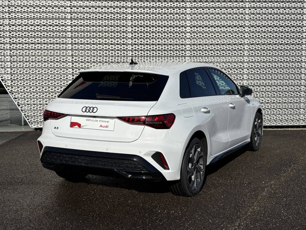 Acheter Audi A3 Sportback A3 Sportback TFSI e Hybride rechargeable 204 S tronic 6 S line 5p neuf dans les concessions du Groupe Faurie