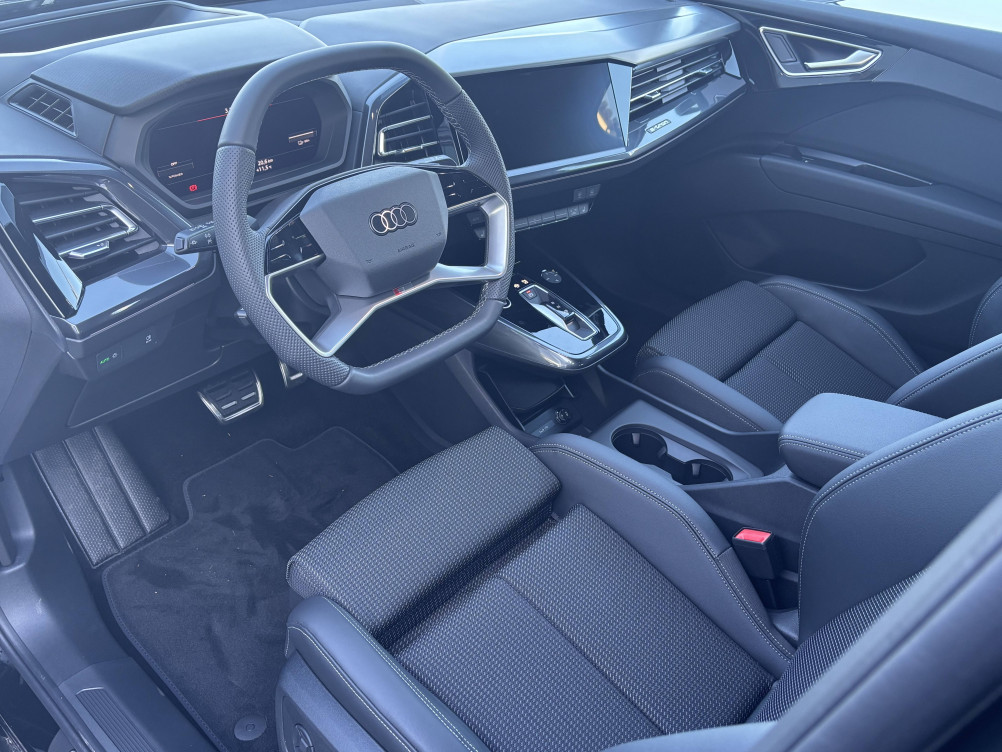 Acheter Audi Q4 Q4 e-tron 45 285 ch 82 kWh S LINE 5p neuf dans les concessions du Groupe Faurie