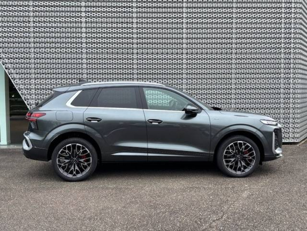 Acheter Audi Q3 Q3 e-hybrid 272 ch S tronic 6 S line 5p neuf dans les concessions du Groupe Faurie