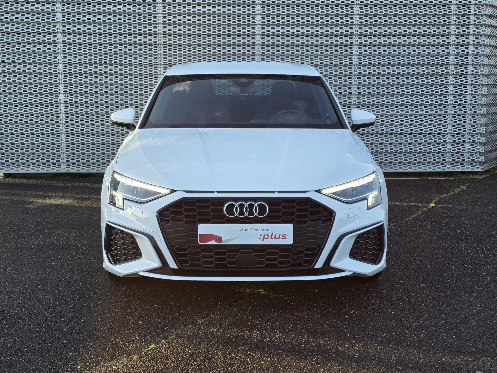 Acheter Audi A3 A3 Berline 35 TFSI Mild Hybrid 150 S tronic 7 S Line 4p occasion dans les concessions du Groupe Faurie