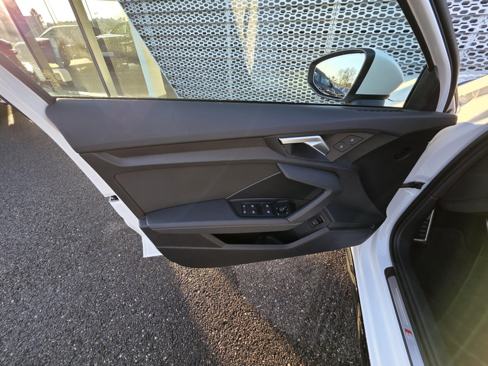 Acheter Audi A3 A3 Berline 35 TFSI Mild Hybrid 150 S tronic 7 S Line 4p occasion dans les concessions du Groupe Faurie