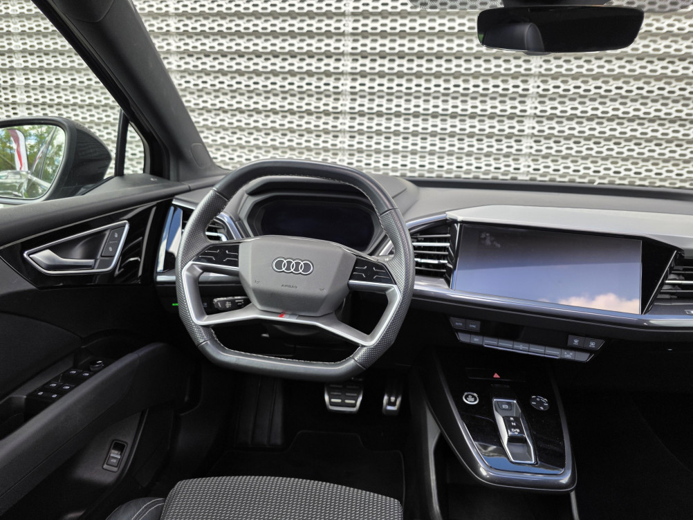 Acheter Audi Q4 Q4 e-tron 40 204 ch 82 kW S line 5p occasion dans les concessions du Groupe Faurie
