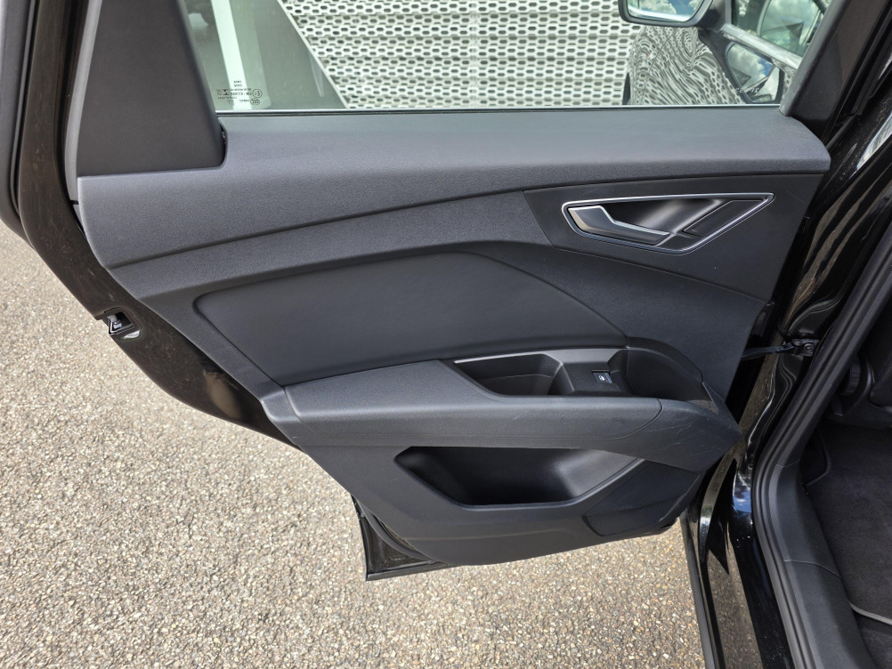 Acheter Audi Q4 Q4 e-tron 40 204 ch 82 kW S line 5p occasion dans les concessions du Groupe Faurie