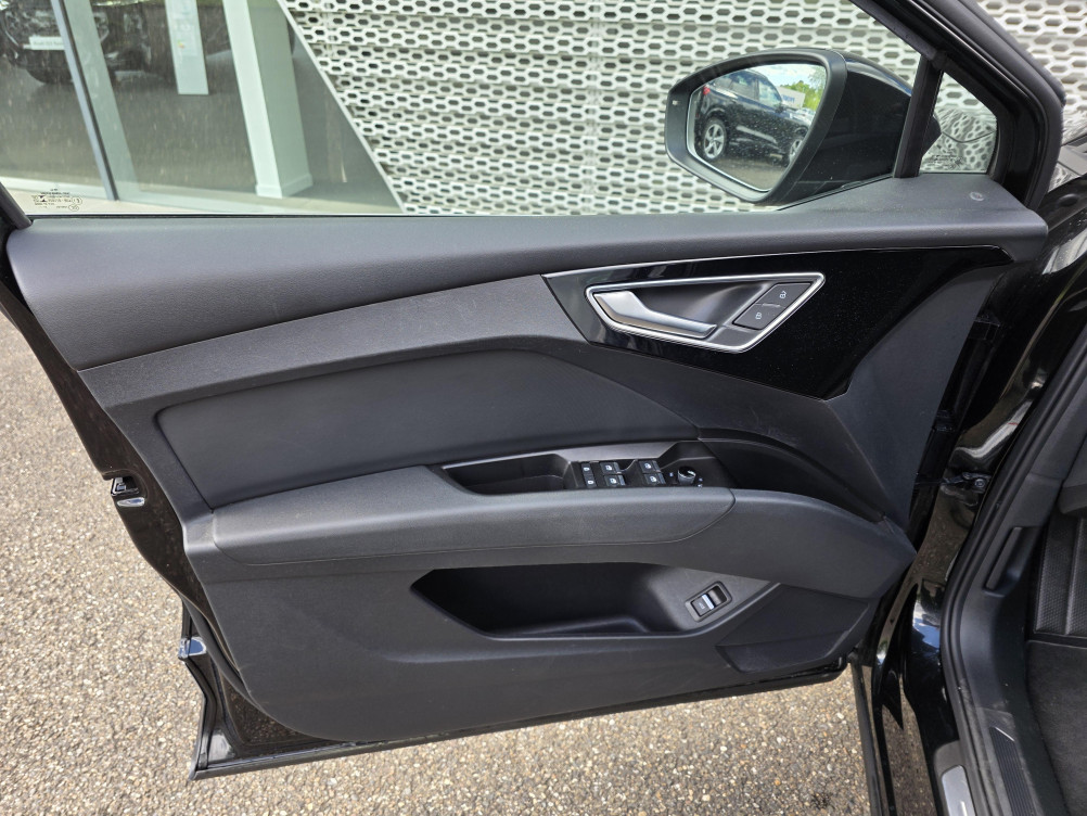 Acheter Audi Q4 Q4 e-tron 40 204 ch 82 kW S line 5p occasion dans les concessions du Groupe Faurie