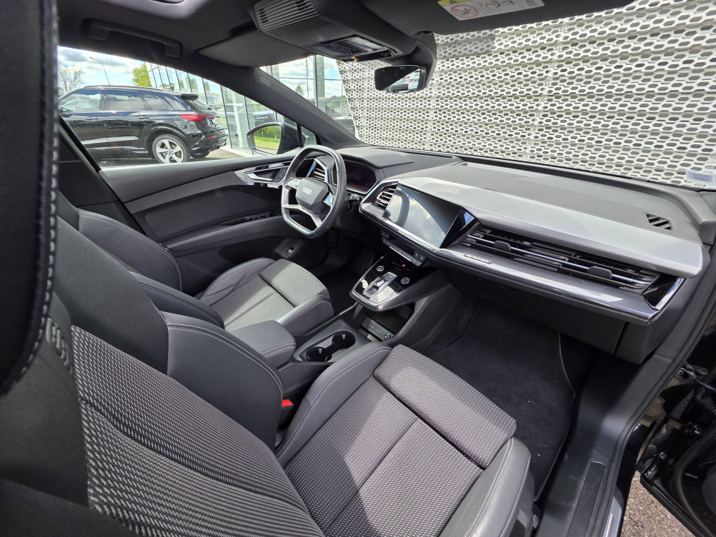 Acheter Audi Q4 Q4 e-tron 40 204 ch 82 kW S line 5p occasion dans les concessions du Groupe Faurie