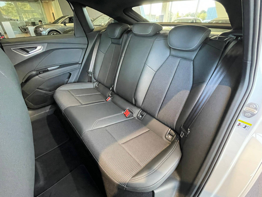 Acheter Audi Q4 Q4 e-tron Sportback 40 204 ch 82 kWh S line 5p neuf dans les concessions du Groupe Faurie