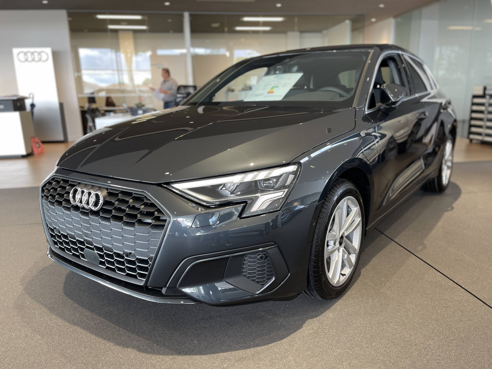 Acheter Audi A3 A3 Sportback 40 TFSIe 204 S tronic 6 Business Executive 5p neuf dans les concessions du Groupe Faurie
