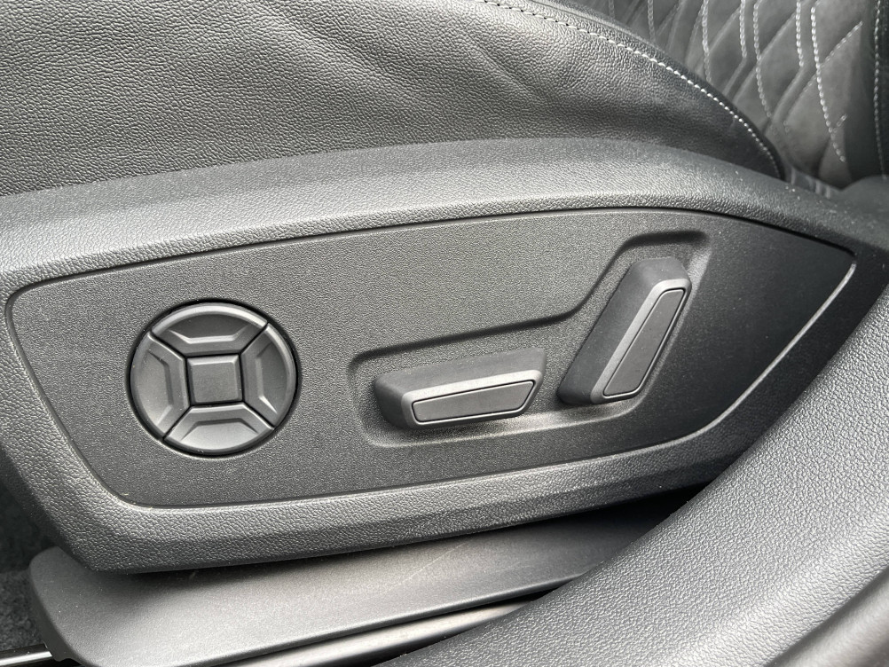 Acheter Audi A3 A3 Sportback 40 TFSIe 204 S tronic 6 S Line 5p occasion dans les concessions du Groupe Faurie