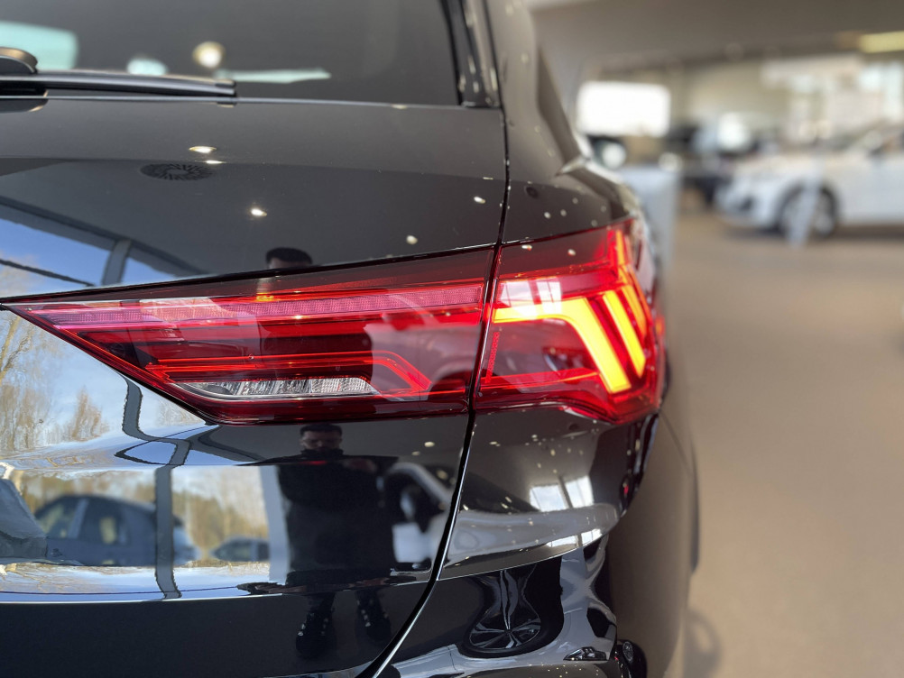 Acheter Audi Q3 Q3 35 TFSI 150 ch S tronic 7 S line 5p neuf dans les concessions du Groupe Faurie