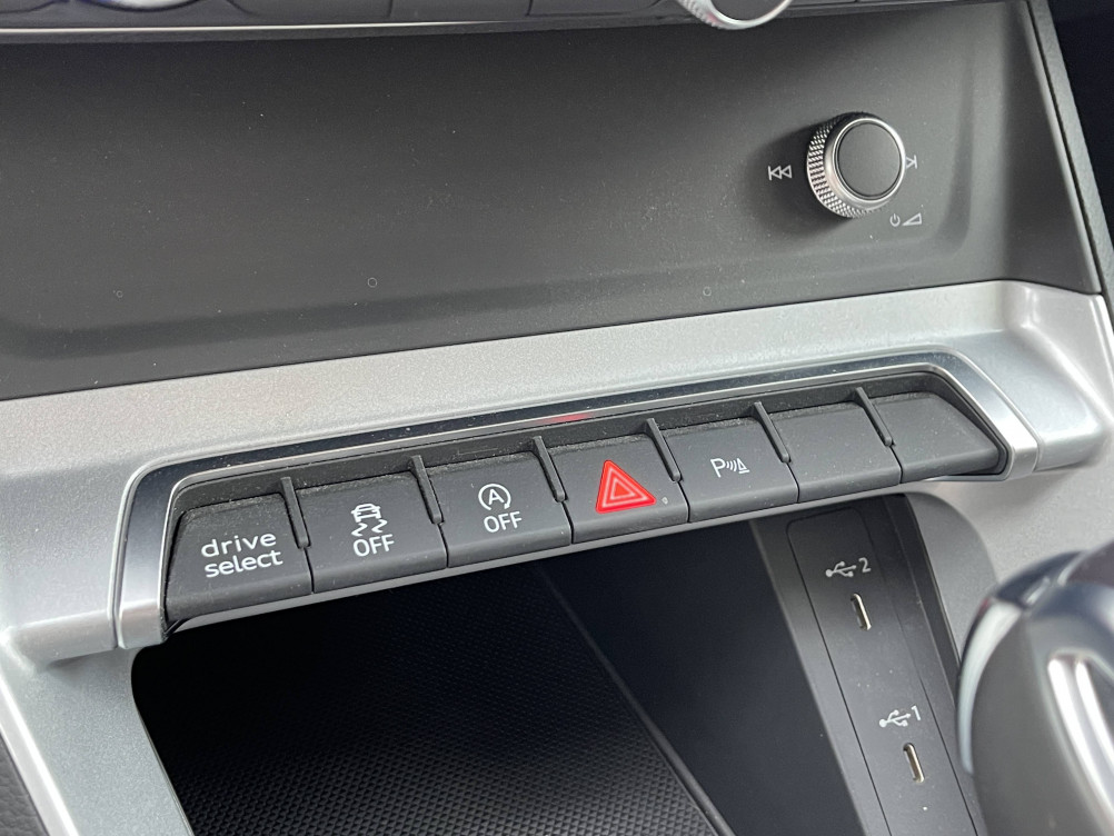 Acheter Audi Q3 Q3 35 TFSI 150 ch S tronic 7 Design Luxe 5p occasion dans les concessions du Groupe Faurie