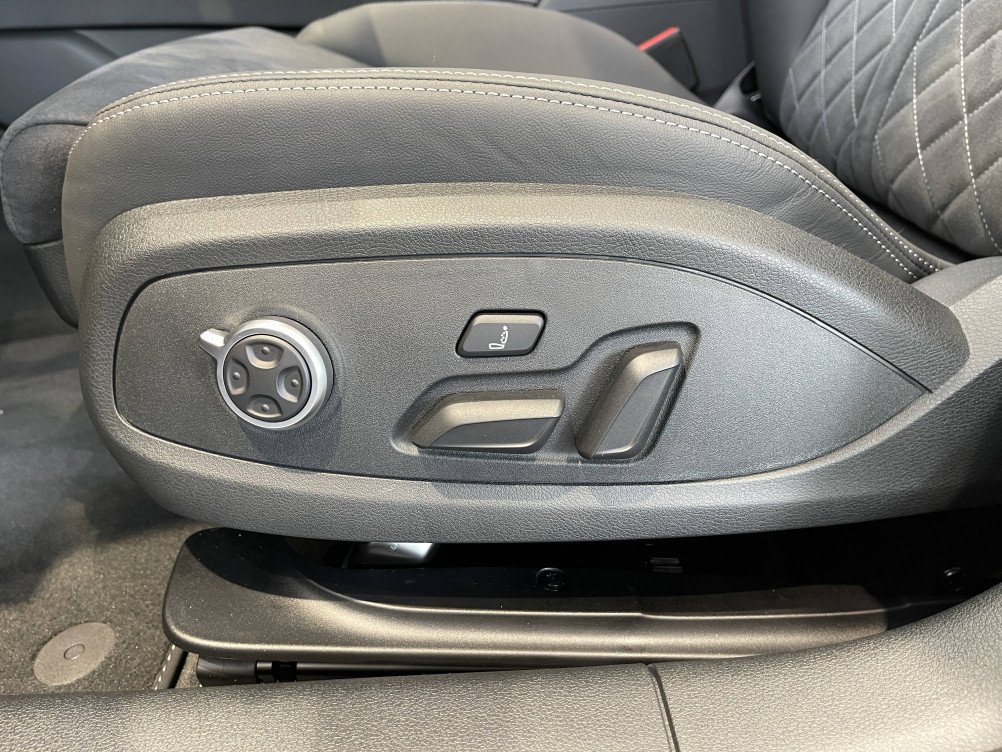Acheter Audi A4 A4 35 TFSI 150 S tronic 7 Competition 4p neuf dans les concessions du Groupe Faurie