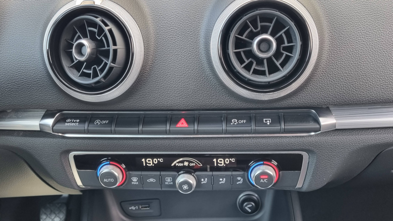 Acheter Audi A3 A3 Cabriolet 1.6 TDI 110 Sport 2p occasion dans les concessions du Groupe Faurie