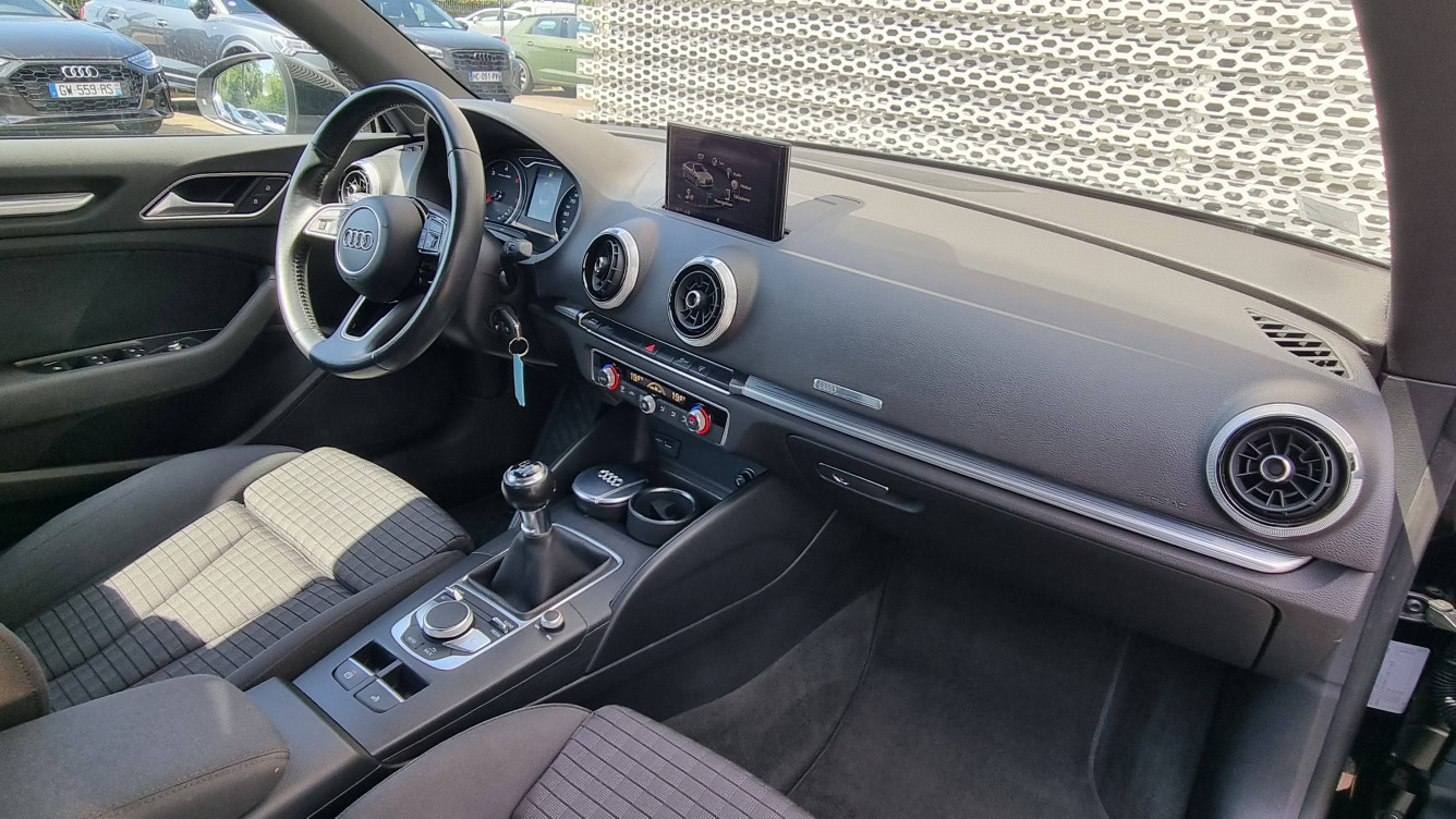 Acheter Audi A3 A3 Cabriolet 1.6 TDI 110 Sport 2p occasion dans les concessions du Groupe Faurie