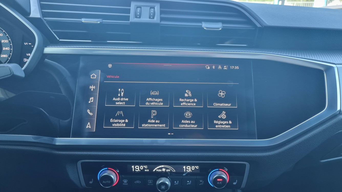 Acheter Audi Q3 Q3 45 TFSIe 245 ch S tronic 6 S line 5p occasion dans les concessions du Groupe Faurie