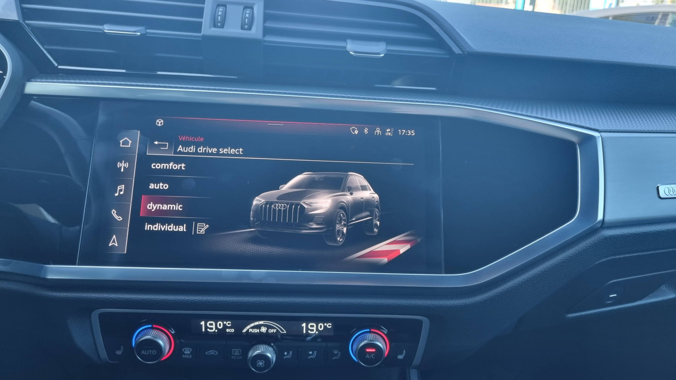 Acheter Audi Q3 Q3 45 TFSIe 245 ch S tronic 6 S line 5p occasion dans les concessions du Groupe Faurie
