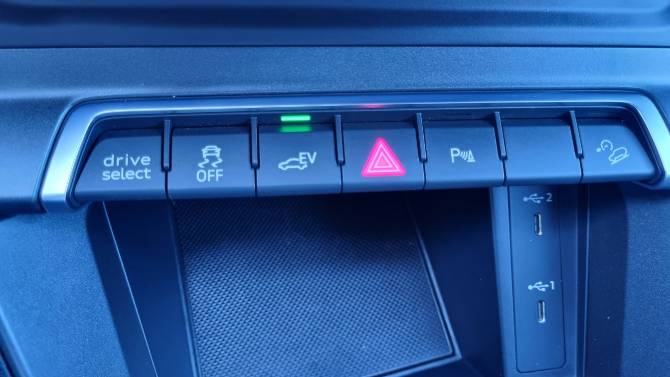 Acheter Audi Q3 Q3 45 TFSIe 245 ch S tronic 6 S line 5p occasion dans les concessions du Groupe Faurie
