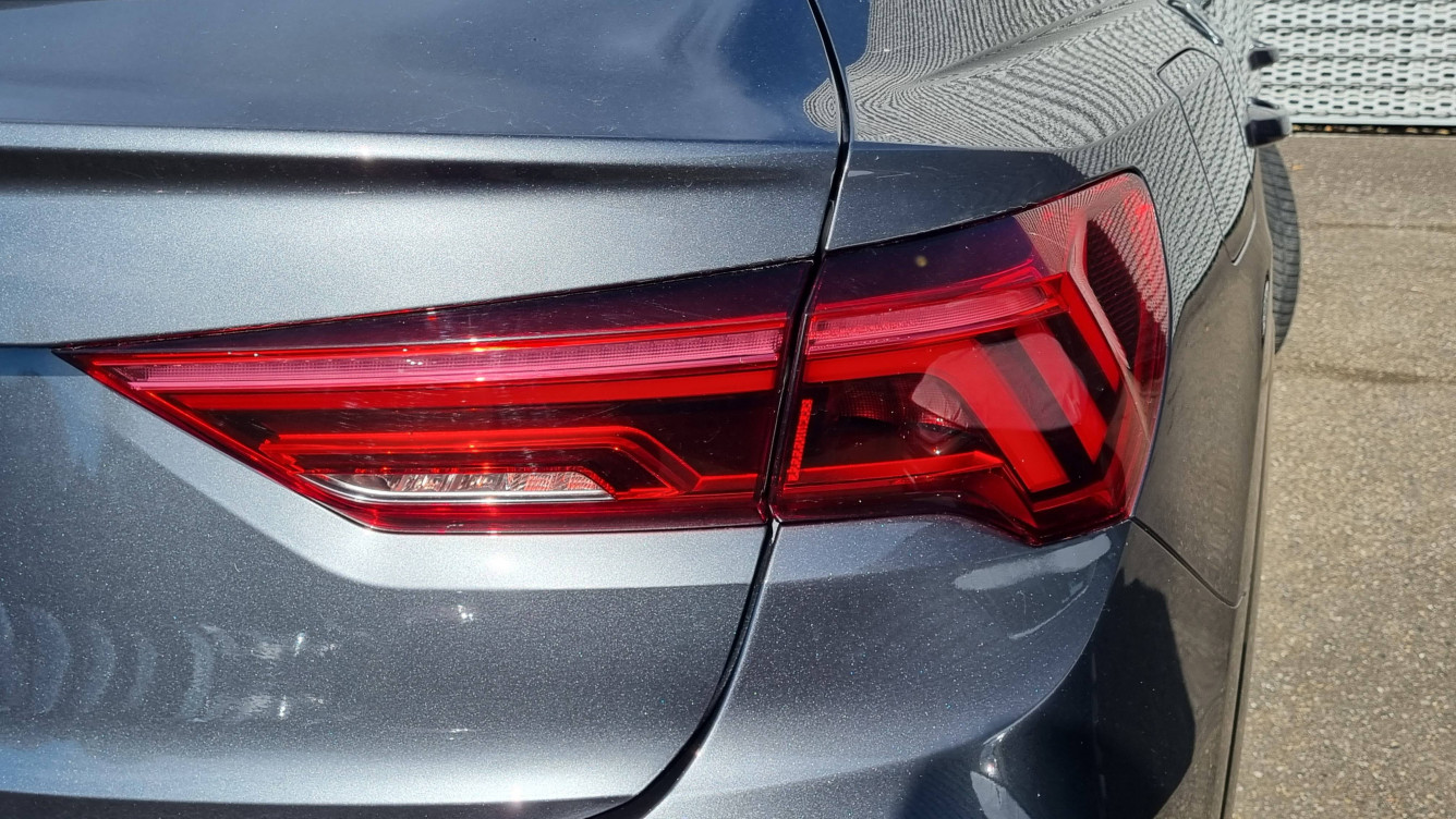 Acheter Audi Q3 Q3 Sportback 35 TDI 150 ch S tronic 7 S line 5p occasion dans les concessions du Groupe Faurie