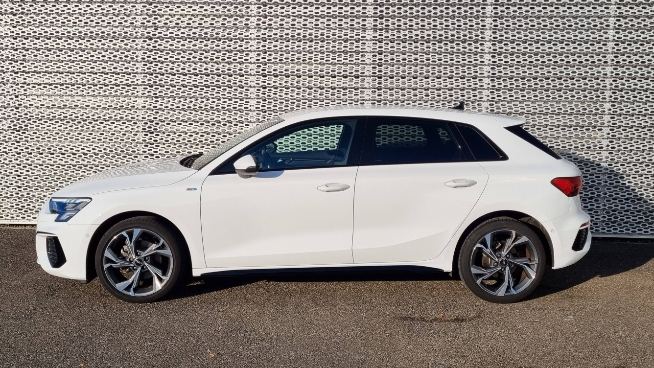 Acheter Audi A3 A3 Sportback 30 TFSI Mild Hybrid 110 S tronic 7 S Line 5p occasion dans les concessions du Groupe Faurie
