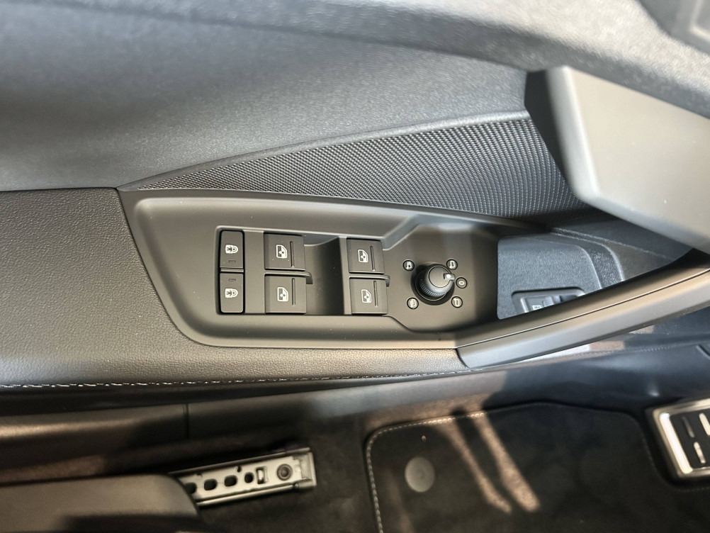 Acheter Audi A3 A3 Sportback 40 TFSIe 204 S tronic 6 S Line 5p neuf dans les concessions du Groupe Faurie