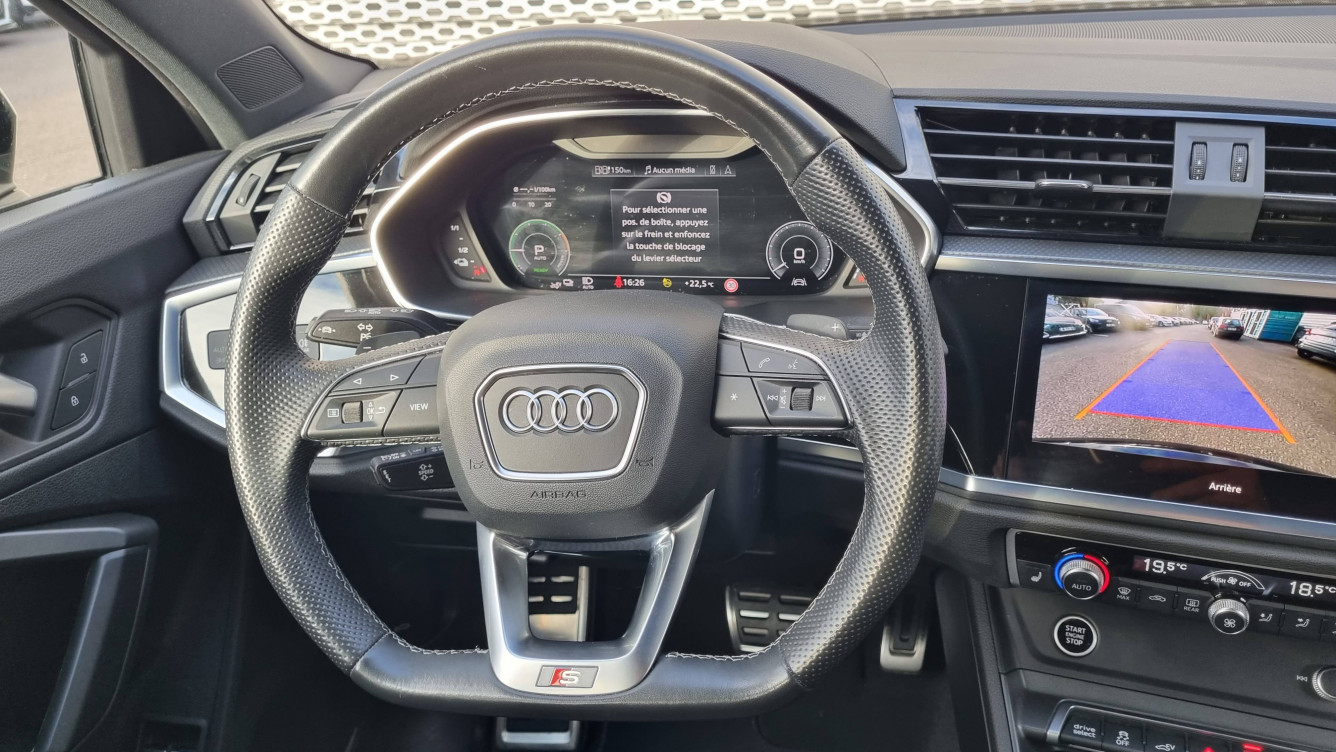 Acheter Audi Q3 Q3 45 TFSIe 245 ch S tronic 6 S line 5p occasion dans les concessions du Groupe Faurie