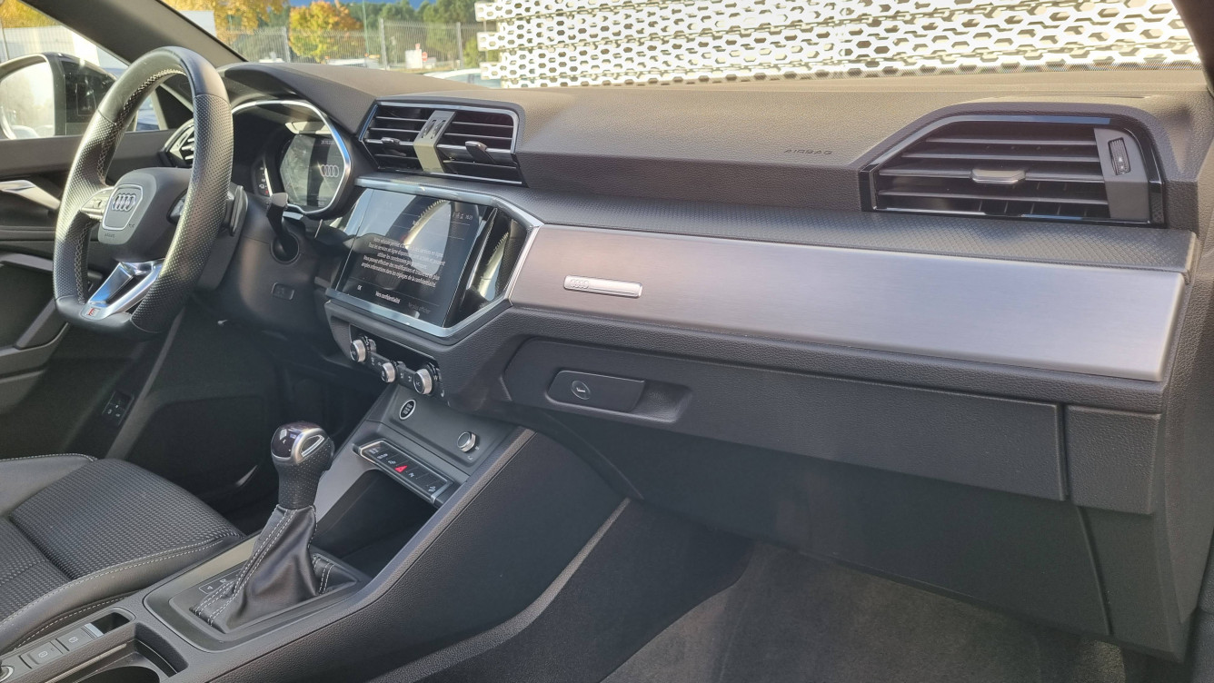 Acheter Audi Q3 Q3 45 TFSIe 245 ch S tronic 6 S line 5p occasion dans les concessions du Groupe Faurie