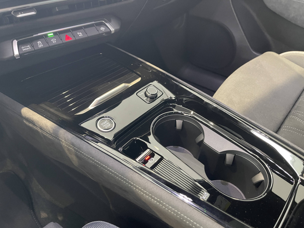 Acheter Audi Q3 Q3 e-hybrid 272 ch S tronic 6 S line 5p neuf dans les concessions du Groupe Faurie