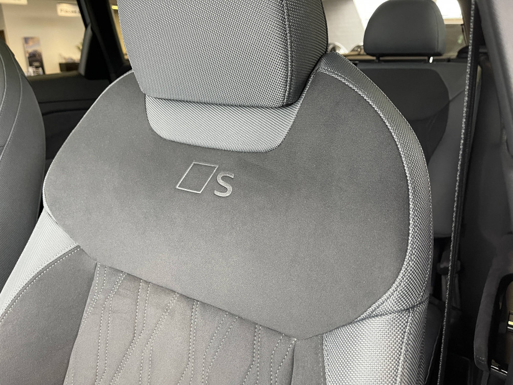 Acheter Audi Q3 Q3 e-hybrid 272 ch S tronic 6 S line 5p neuf dans les concessions du Groupe Faurie