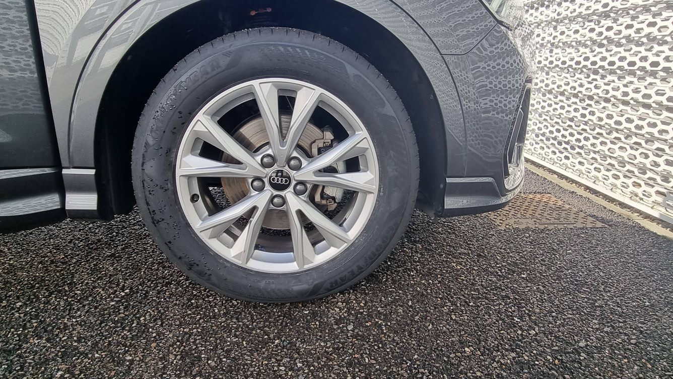 Acheter Audi Q3 Q3 35 TDI 150 ch S tronic 7 S line 5p occasion dans les concessions du Groupe Faurie