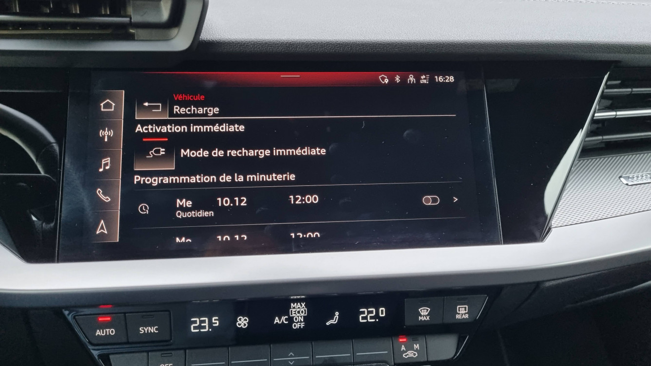 Acheter Audi A3 A3 Sportback 40 TFSIe 204 S tronic 6 S Line 5p occasion dans les concessions du Groupe Faurie