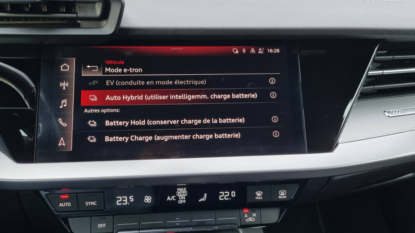 Acheter Audi A3 A3 Sportback 40 TFSIe 204 S tronic 6 S Line 5p occasion dans les concessions du Groupe Faurie