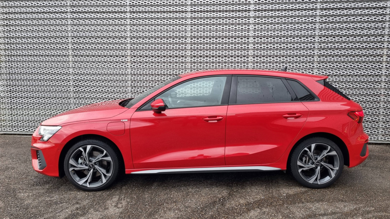 Acheter Audi A3 A3 Sportback 40 TFSIe 204 S tronic 6 S Line 5p occasion dans les concessions du Groupe Faurie
