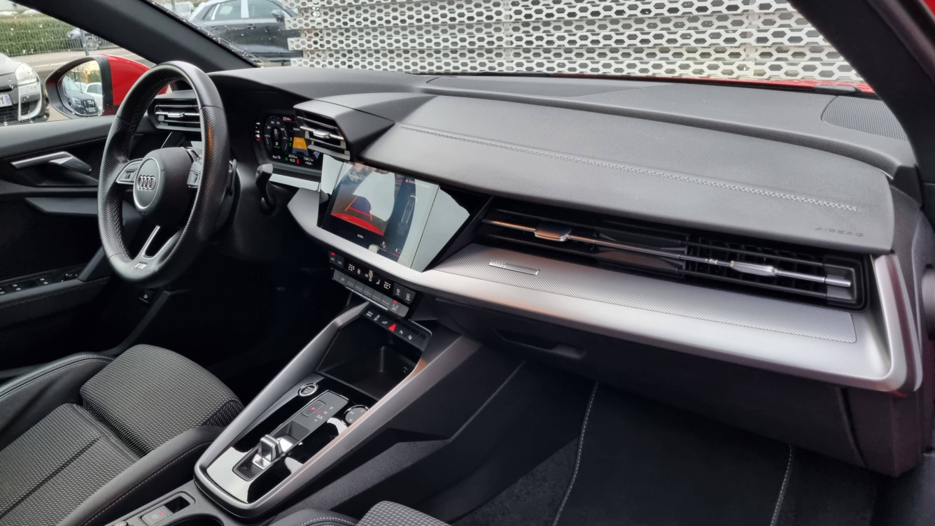 Acheter Audi A3 A3 Sportback 40 TFSIe 204 S tronic 6 S Line 5p occasion dans les concessions du Groupe Faurie