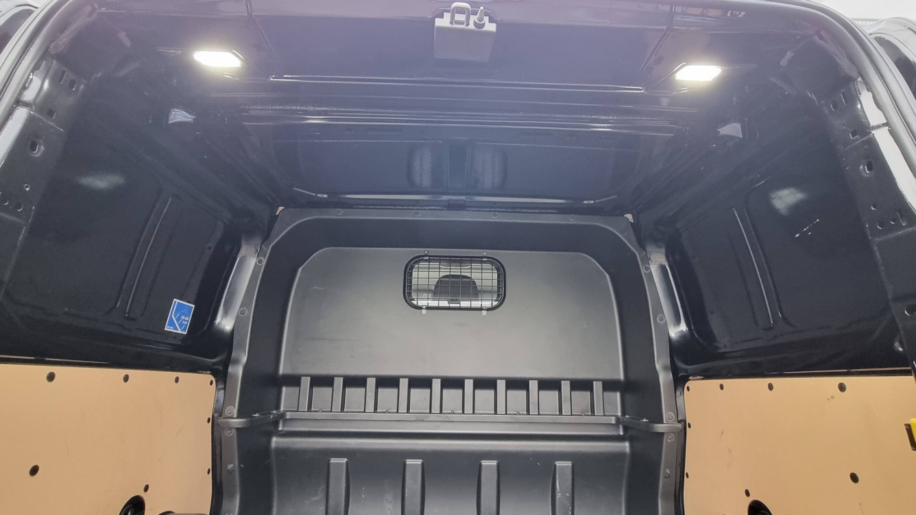 Acheter Ford Transit Custom TRANSIT CUSTOM FOURGON 320 L1H1 2.0 ECOBLUE 170 BVA SPORT 4p occasion dans les concessions du Groupe Faurie