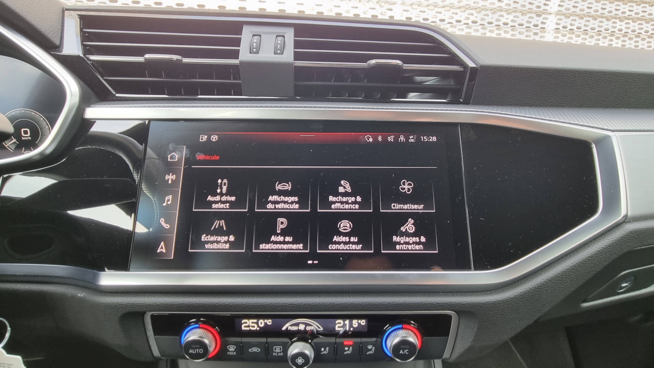 Acheter Audi Q3 Q3 45 TFSIe 245 ch S tronic 6 S line 5p occasion dans les concessions du Groupe Faurie
