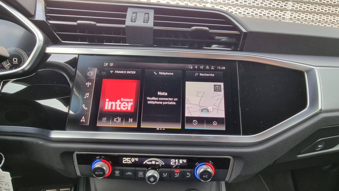 Acheter Audi Q3 Q3 45 TFSIe 245 ch S tronic 6 S line 5p occasion dans les concessions du Groupe Faurie