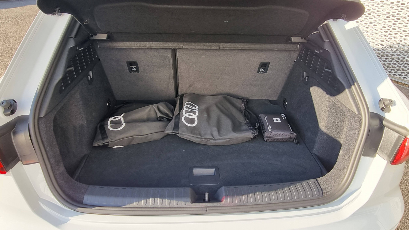 Acheter Audi A3 Sportback A3 Sportback 40 TFSIe 204 S tronic 6 S Line 5p occasion dans les concessions du Groupe Faurie