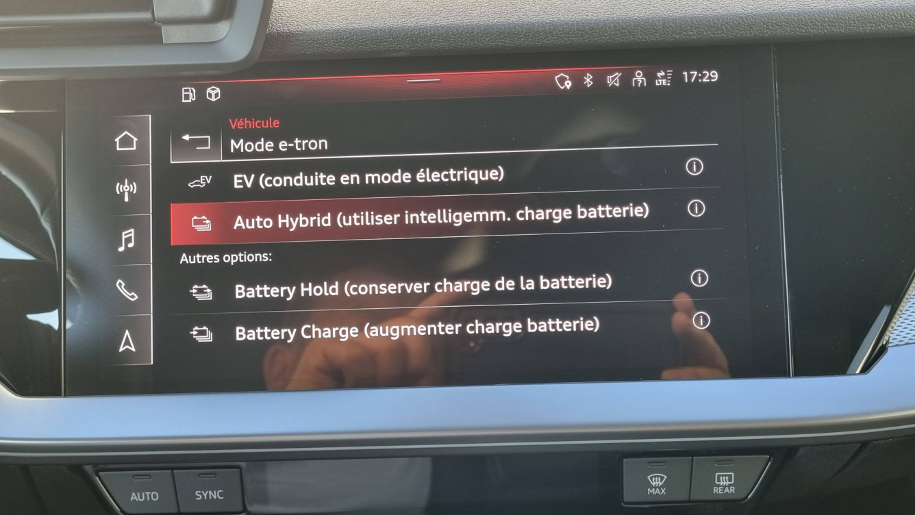 Acheter Audi A3 Sportback A3 Sportback 40 TFSIe 204 S tronic 6 S Line 5p occasion dans les concessions du Groupe Faurie