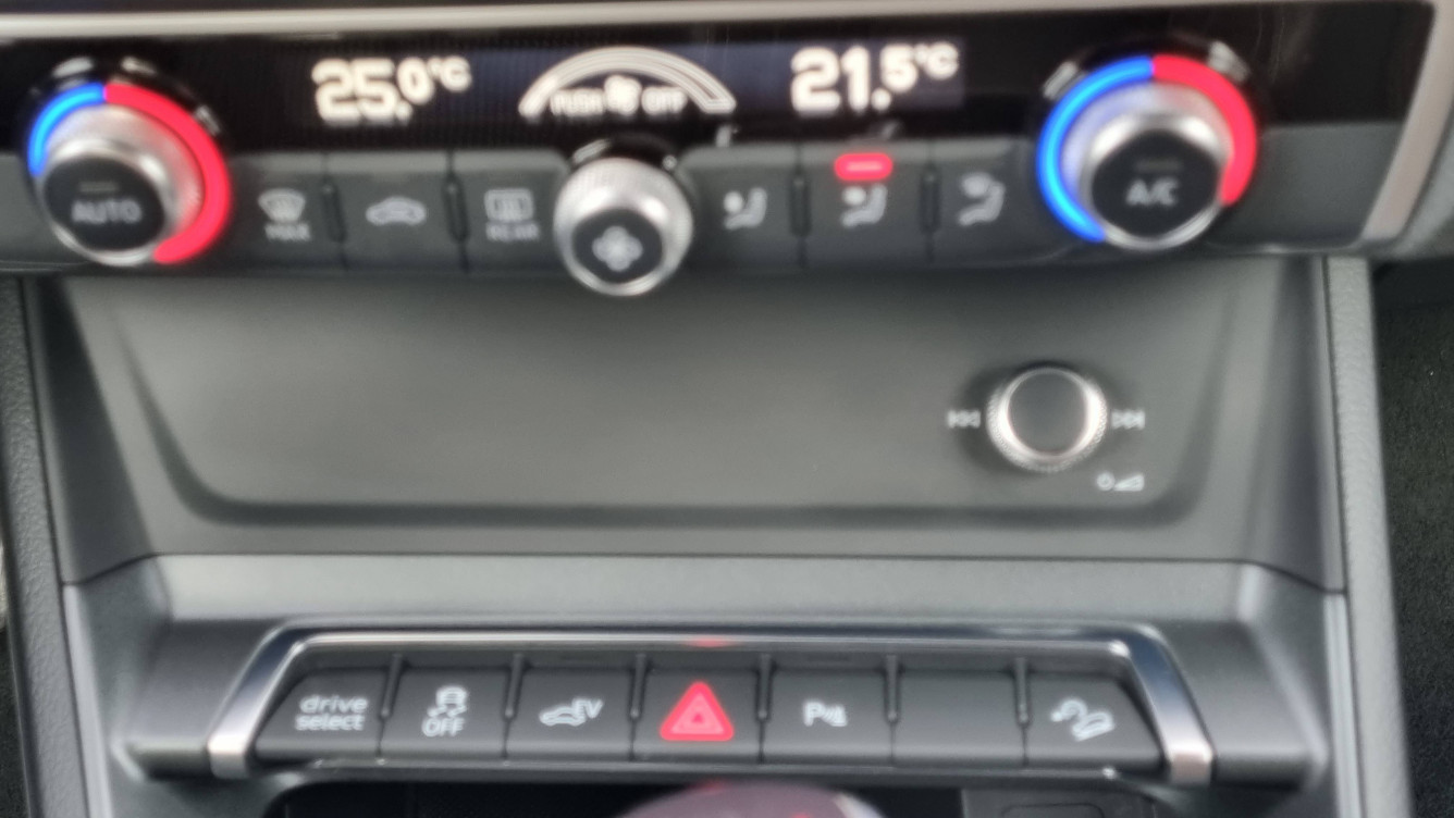 Acheter Audi Q3 Q3 45 TFSIe 245 ch S tronic 6 S line 5p occasion dans les concessions du Groupe Faurie