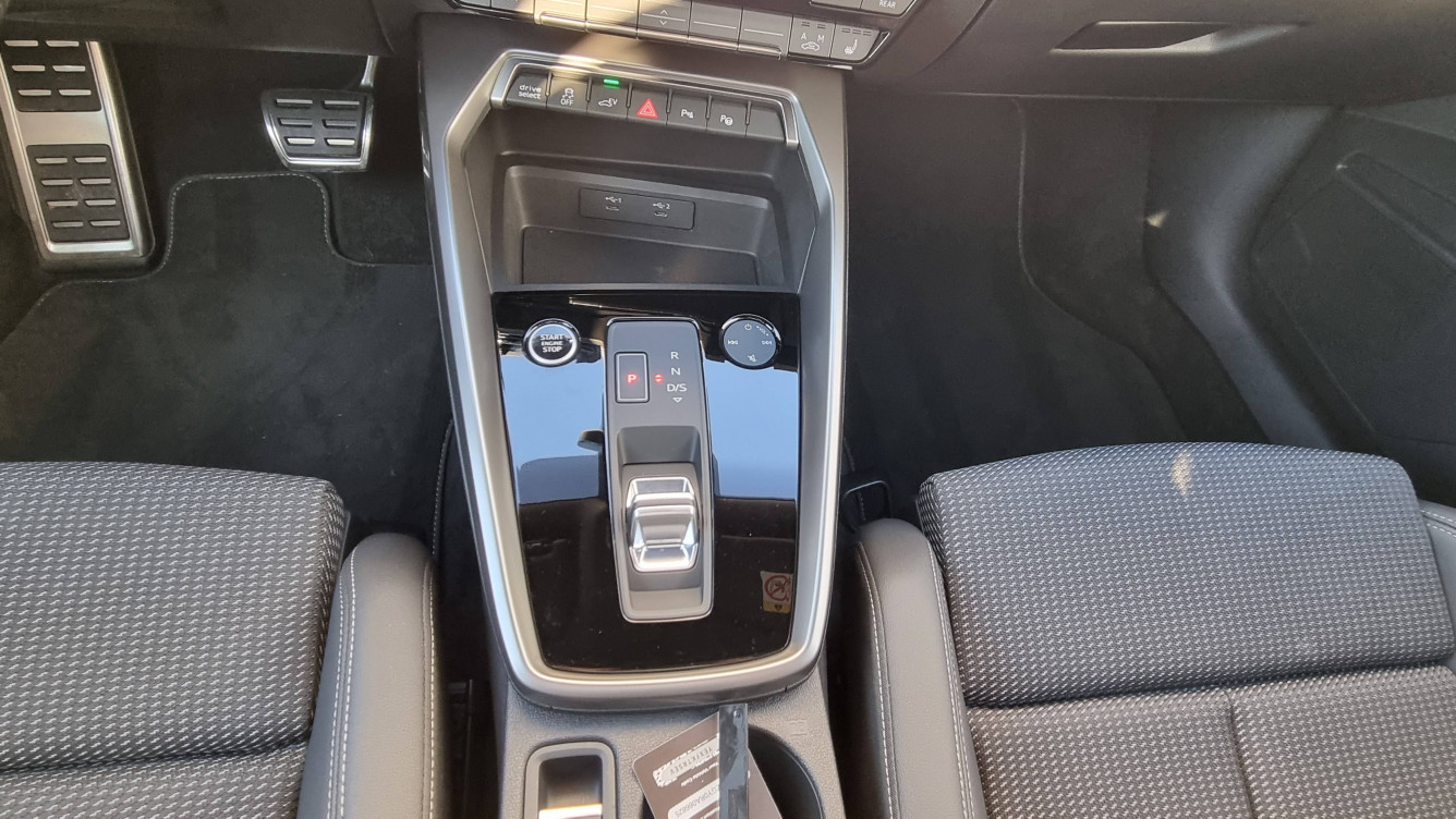 Acheter Audi A3 Sportback A3 Sportback 40 TFSIe 204 S tronic 6 S Line 5p occasion dans les concessions du Groupe Faurie